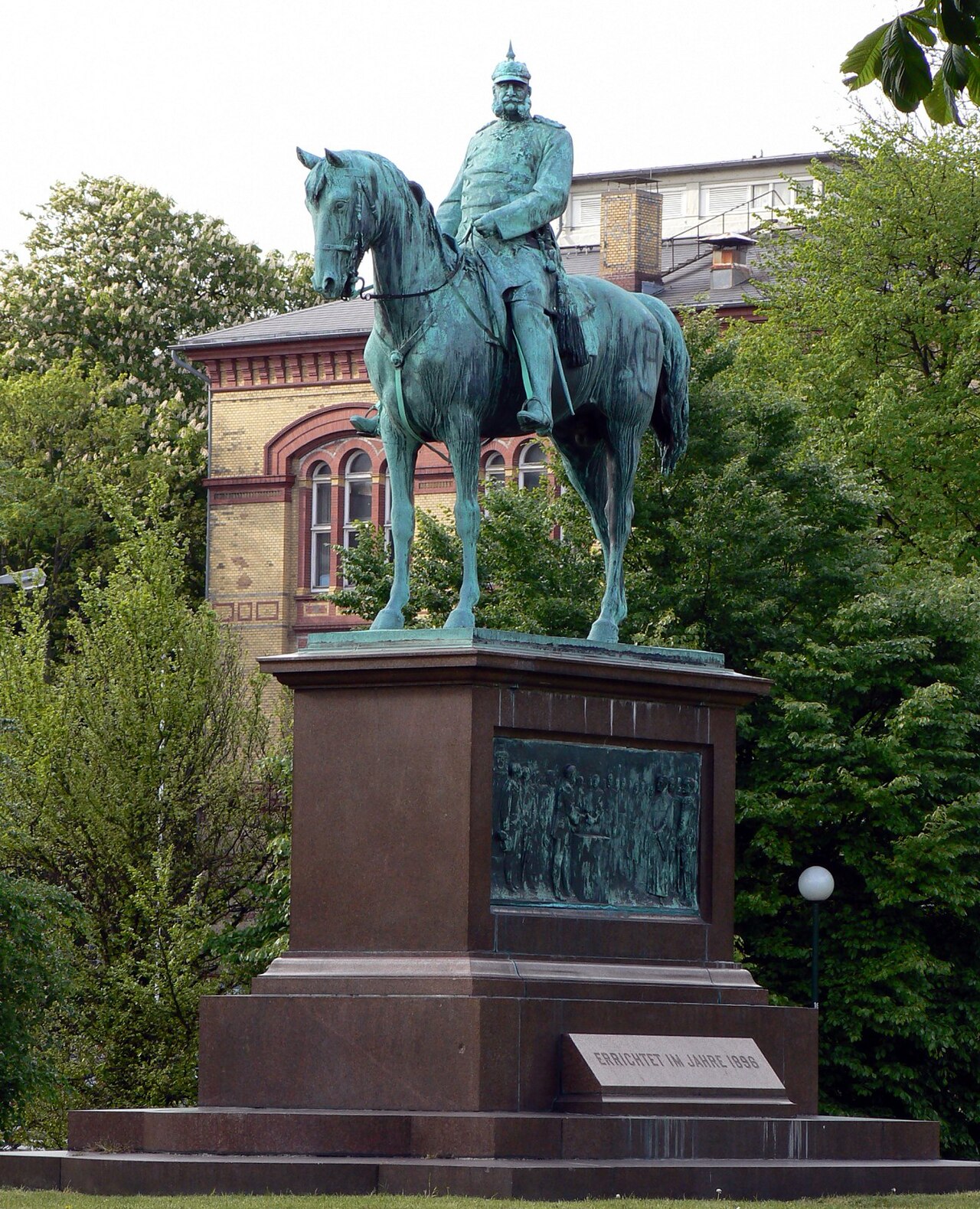 Kaiser-Wilhelm-Denkmal by Adolf Brütt