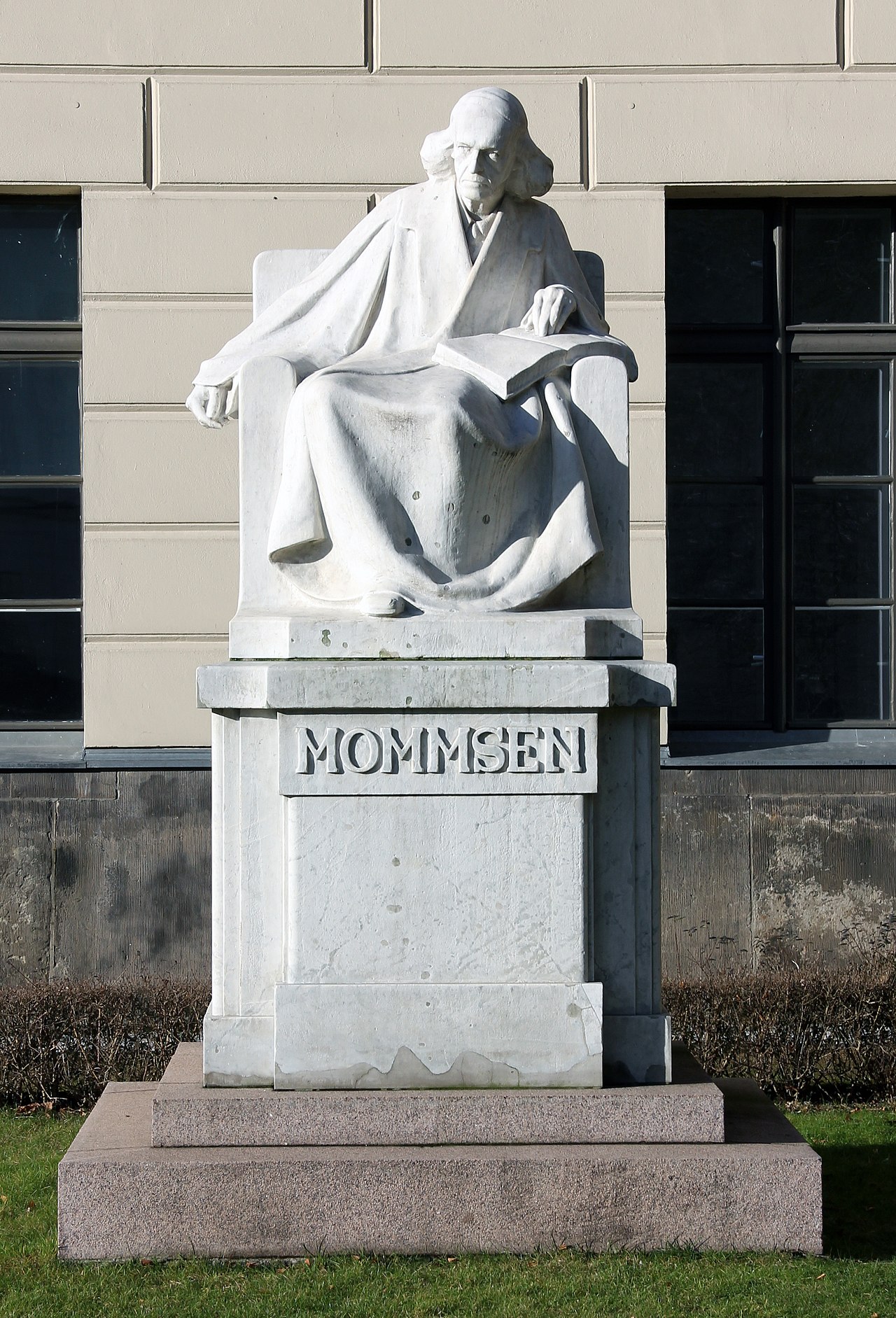 Statue of Theodor Mommsen by Adolf Brütt