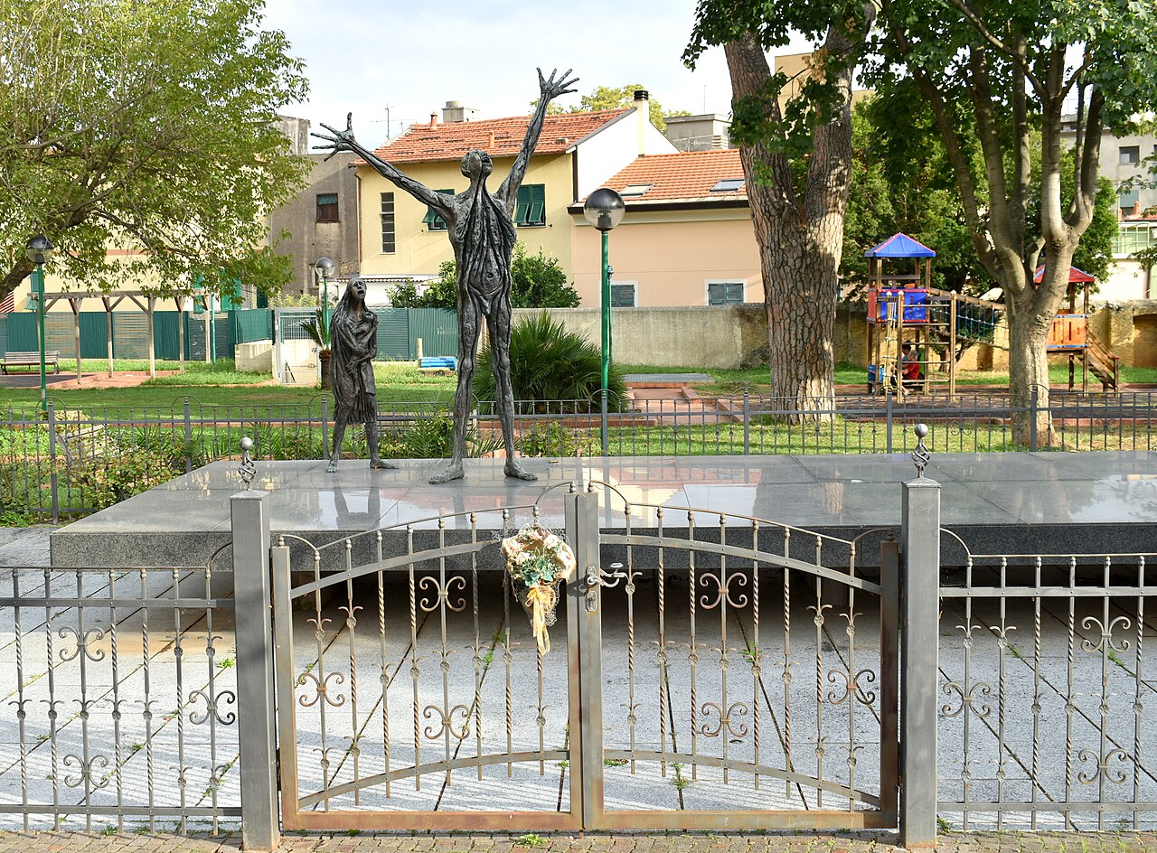 Monumento ai caduti del bombardamento by Agenore Fabbri