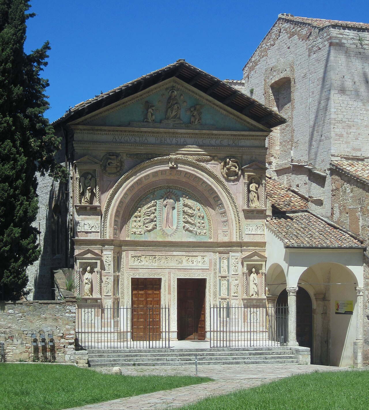 Oratory of San Bernardino by Agostino di Duccio