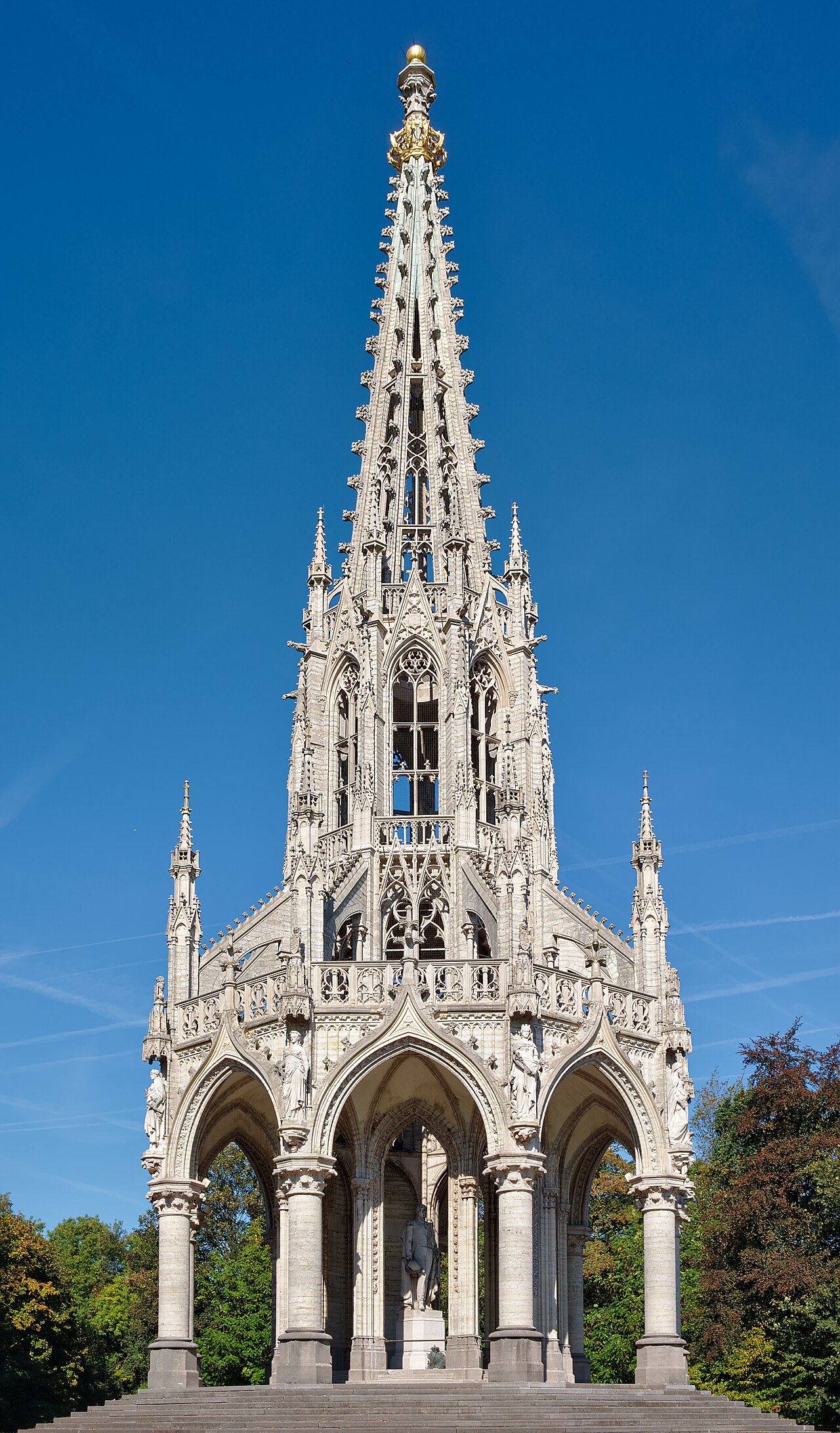 Monument to the Dynasty by Albert Desenfans