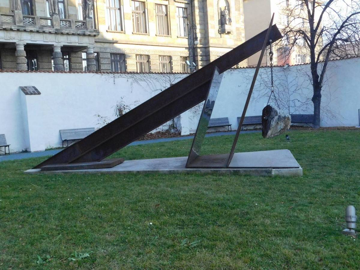 Oblique section through an oblique axis by Aleš Veselý