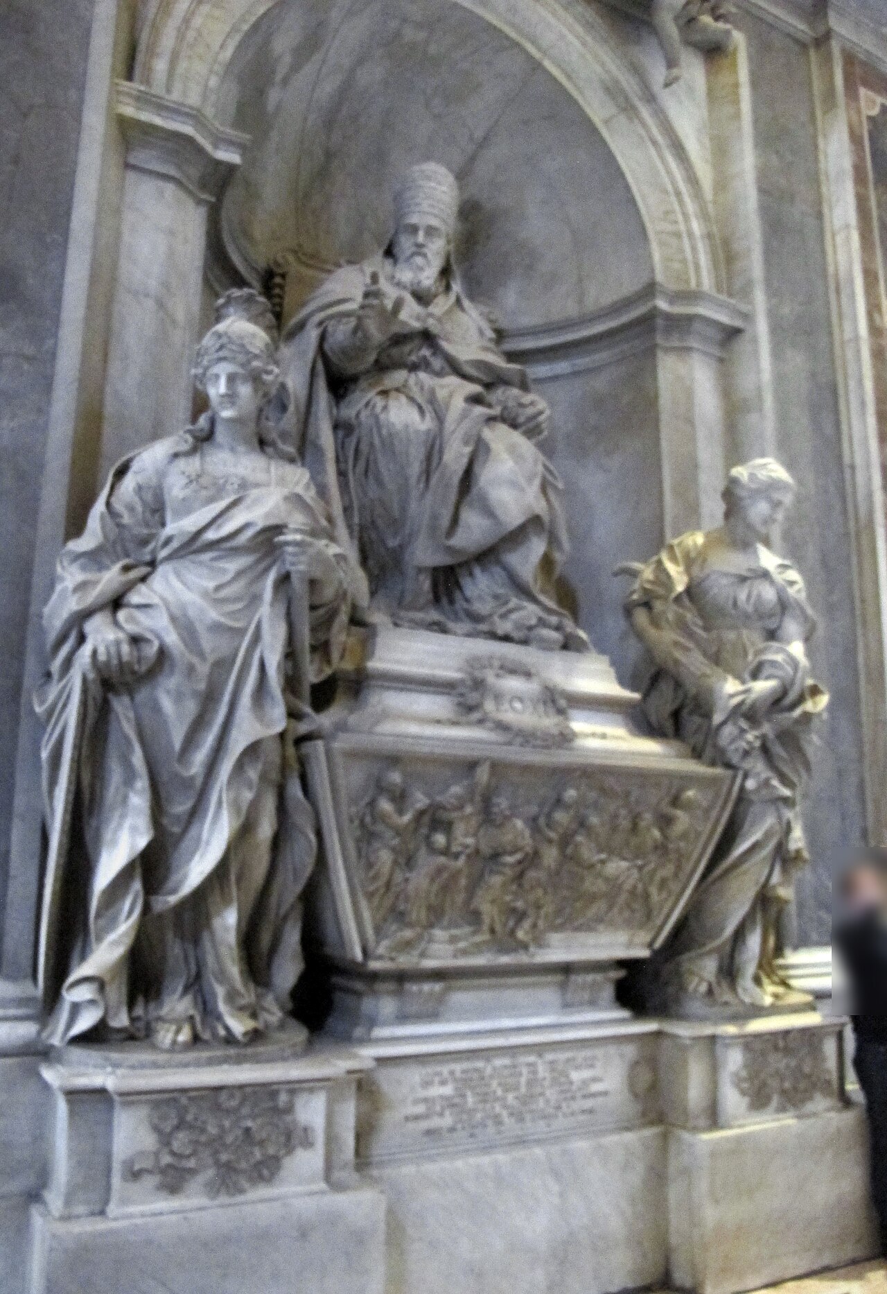 Tomb of Pope Leo XI by Alessandro Algardi