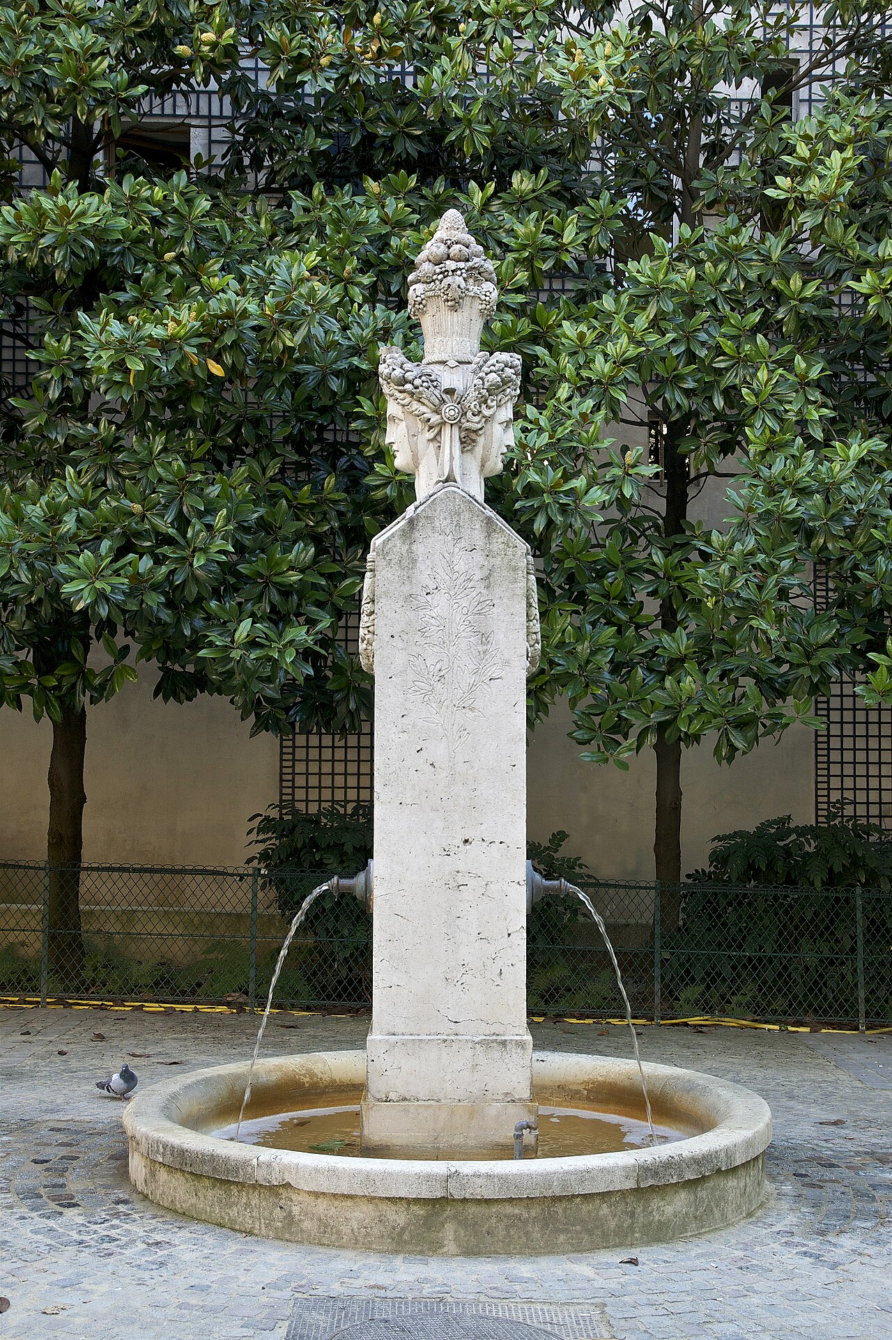 Fontaine du Marché-aux-Carmes by Alexandre-Évariste Fragonard