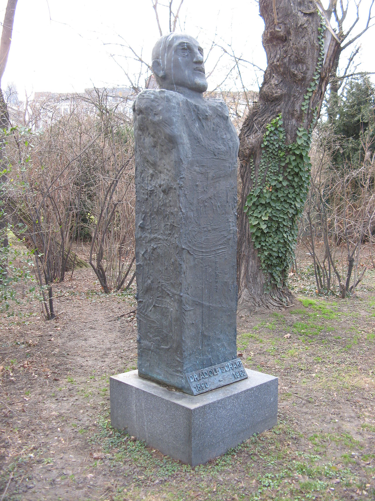 Adolf Schärf Denkmal, Rathauspark Wien by Alfred Hrdlicka