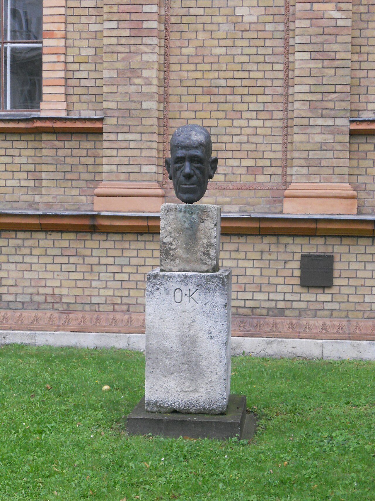 Kokoschka monument, Vienna by Alfred Hrdlicka