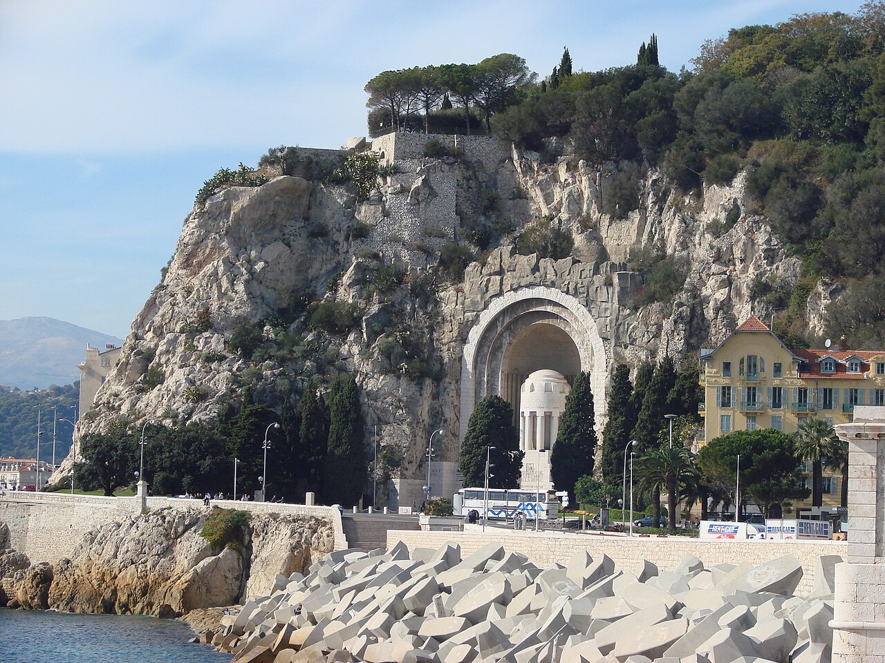 Monument aux morts de Rauba-Capeù by Alfred Janniot