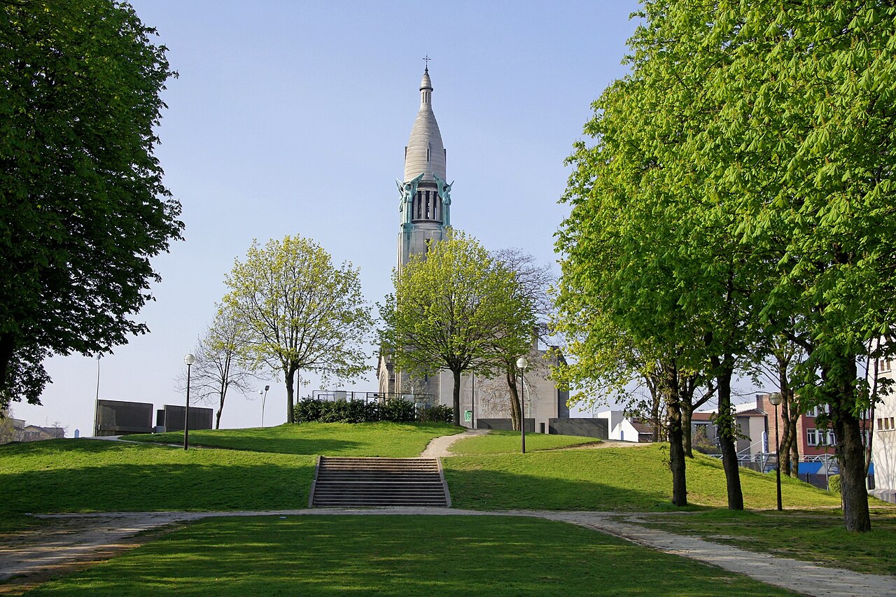 Église du Sacré-Coeur de Gentilly by Ángel Zárraga