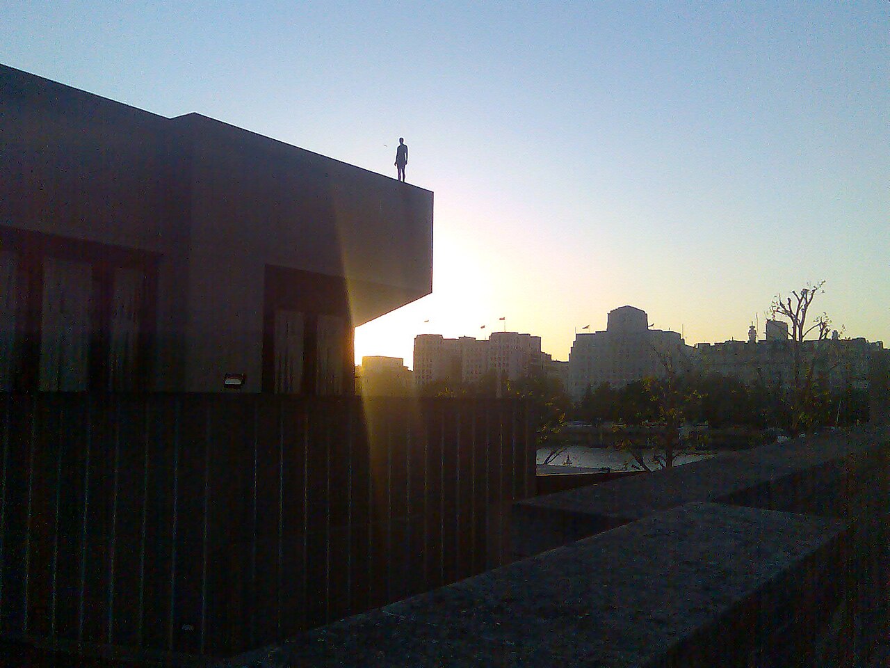 Event Horizon by Antony Gormley