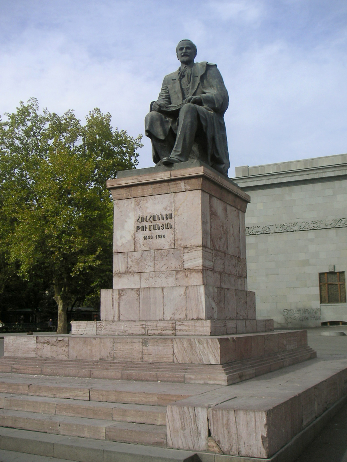Hovhannes Tumanyan monument by Ara Sargsyan