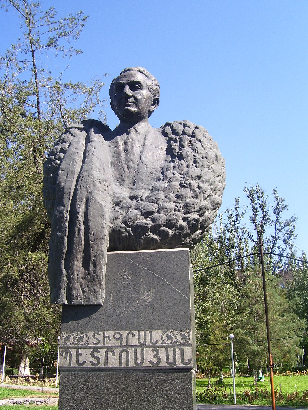 Tigran Petrosyan's monument by Ara Shiraz