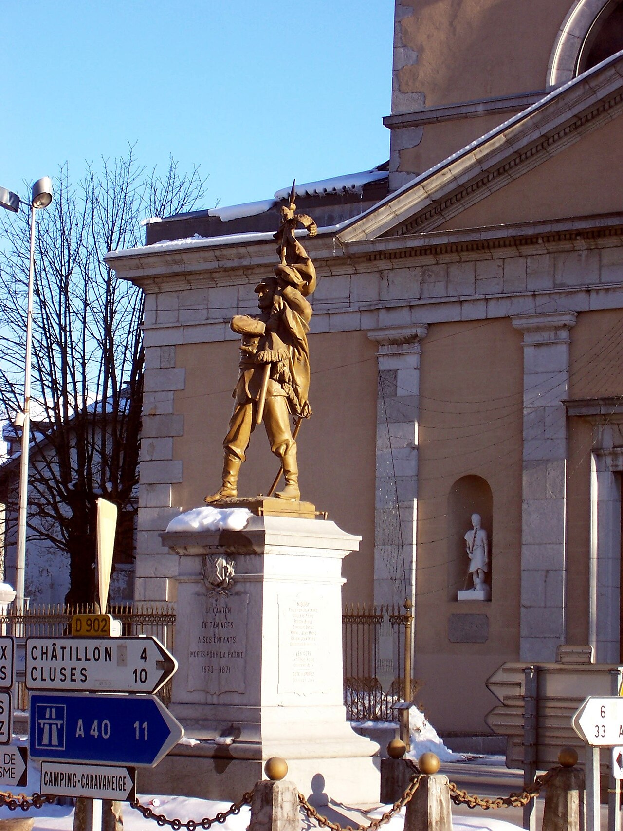 War memorial of Taninges by Aristide Croisy