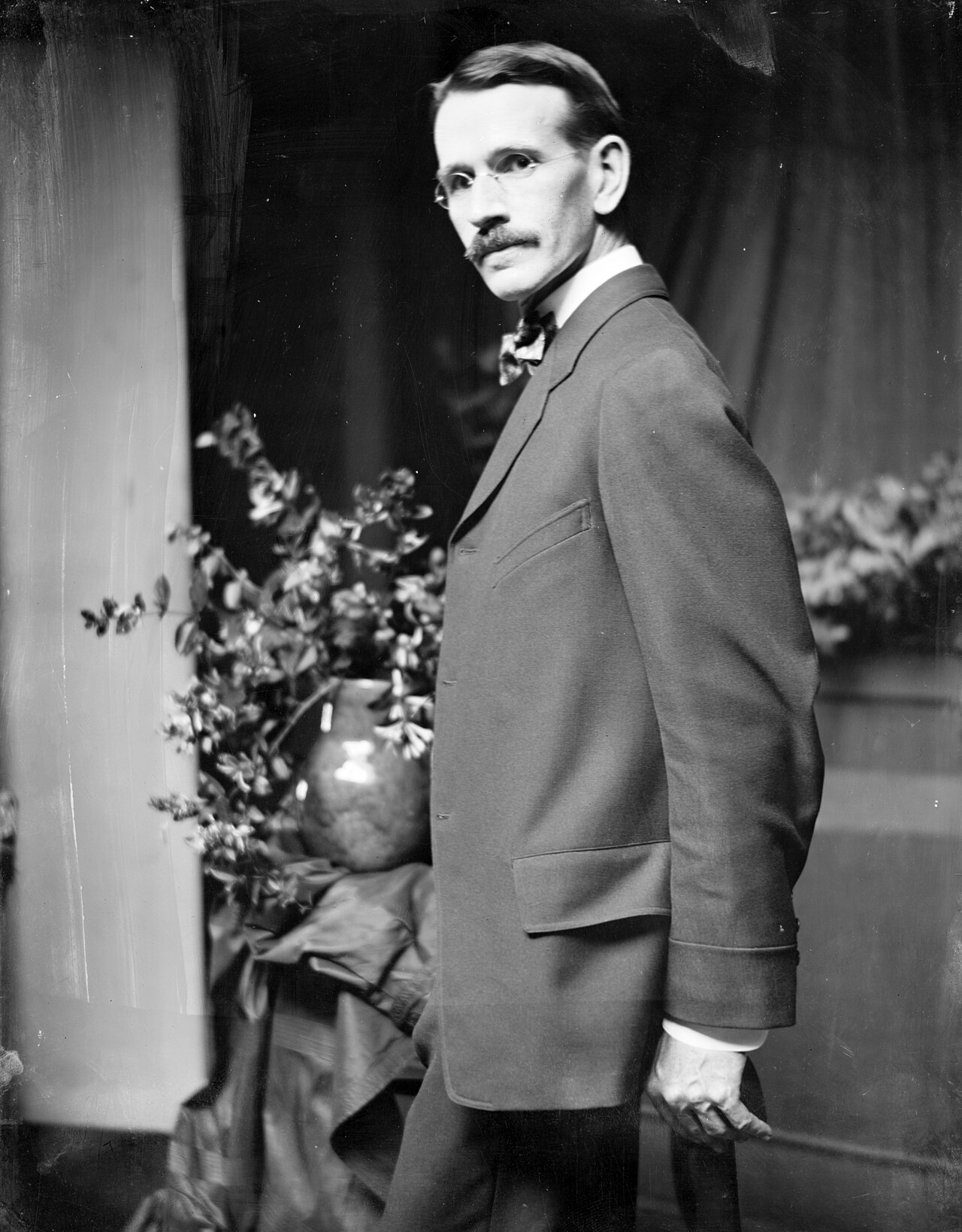 Portrait of Arthur Bowen Davies