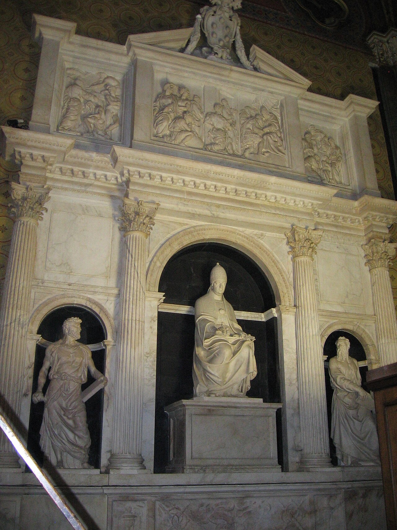 Leo X tomb by Baccio Bandinelli
