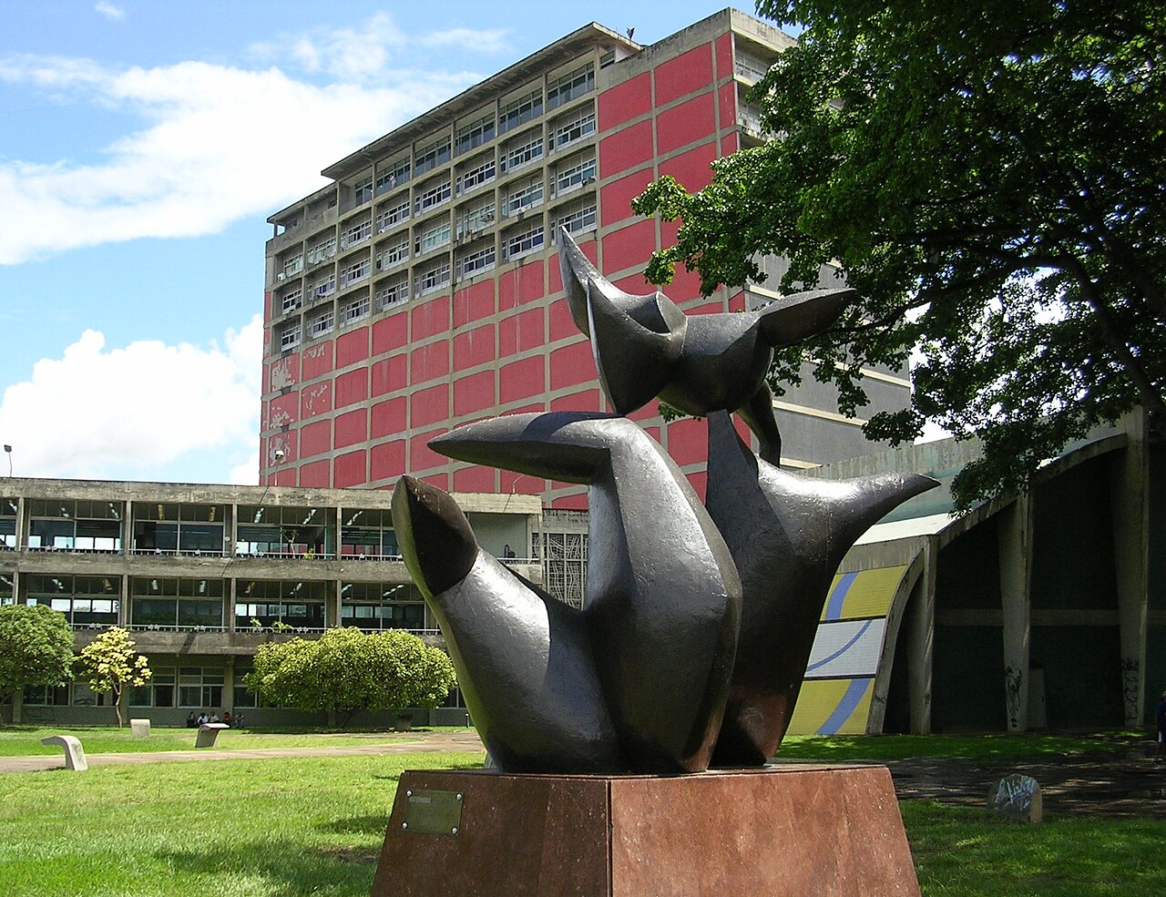 Maternidad by Baltasar Lobo