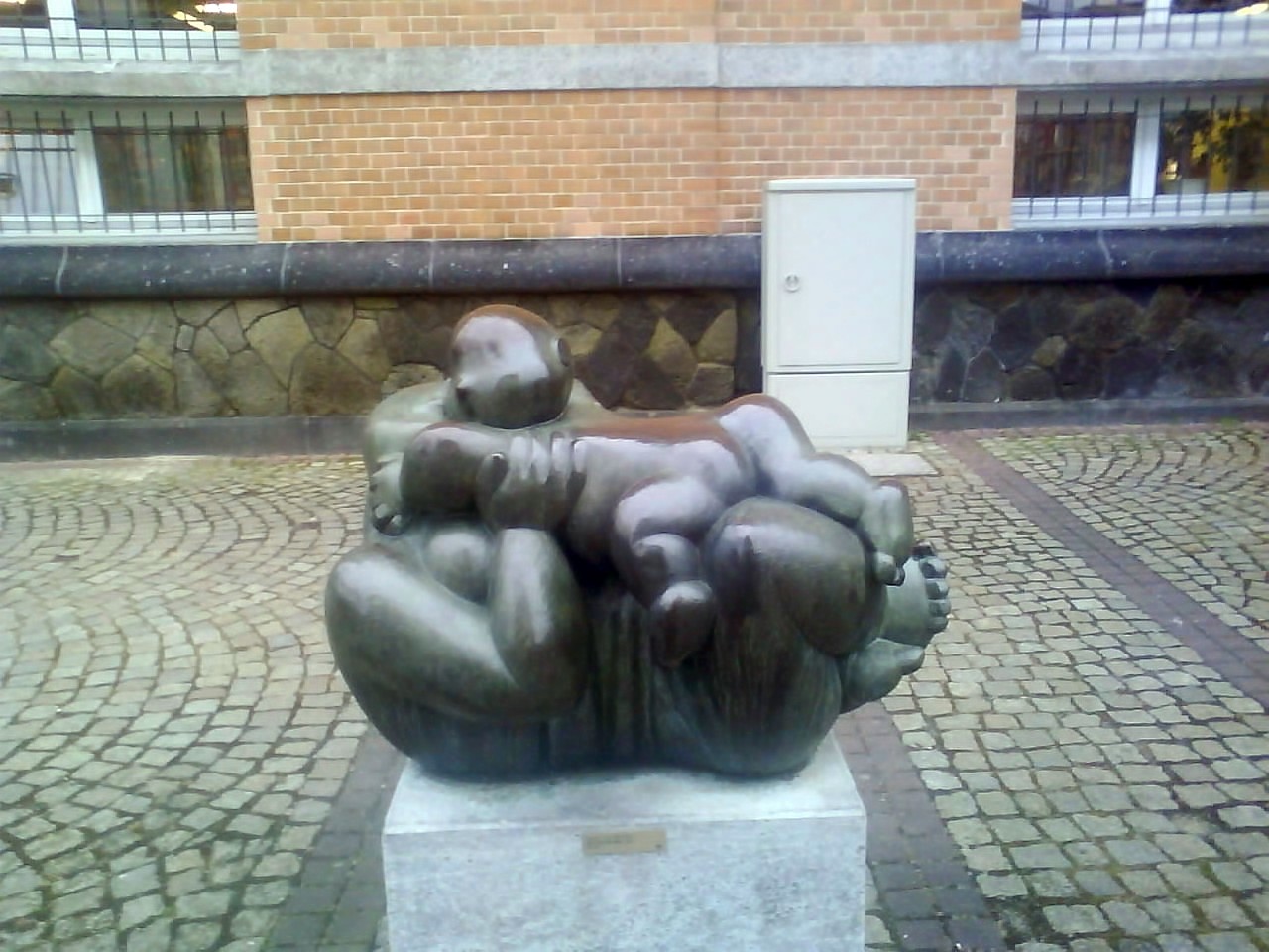 Mother and child by Baltasar Lobo