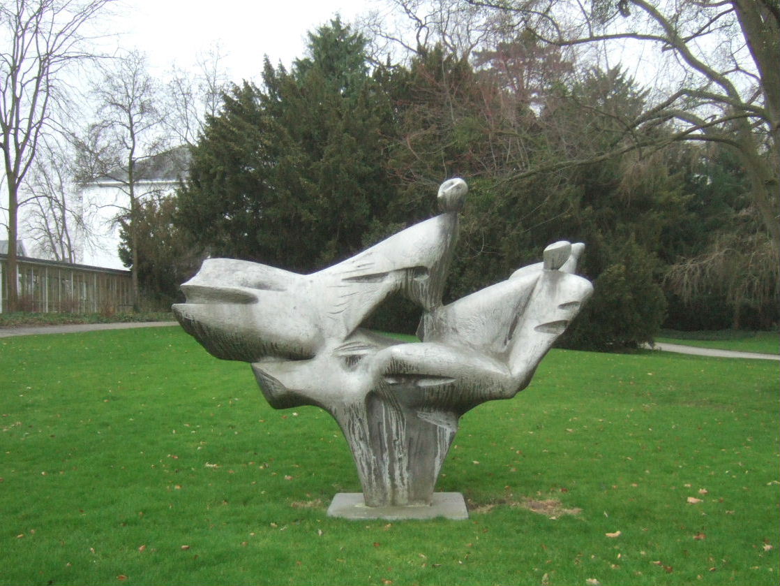 Figurenbaum by Bernhard Heiliger
