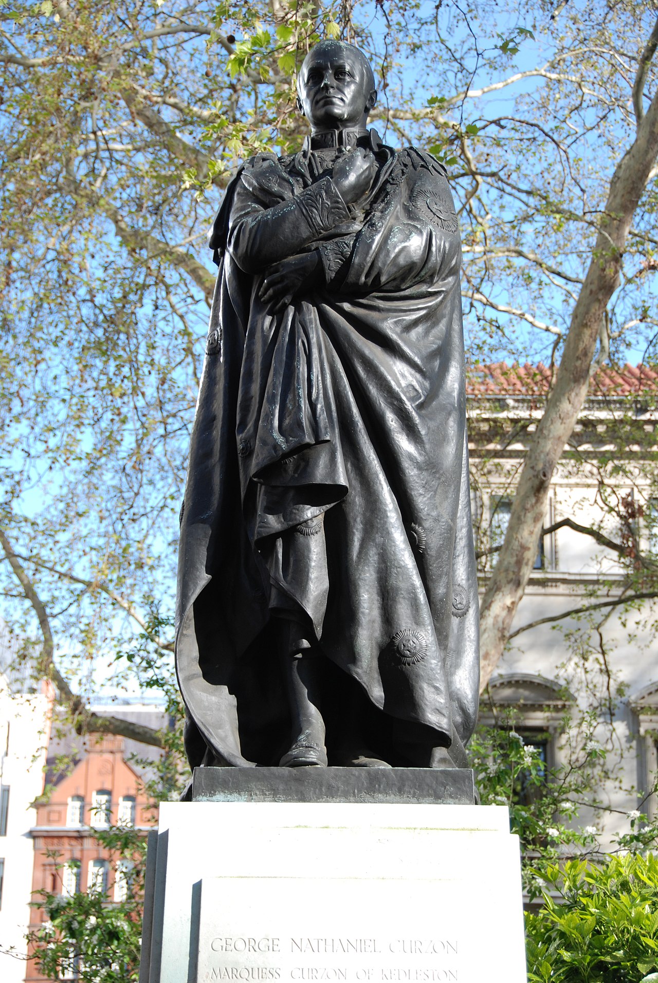 Statue of George Curzon, 1st Marquess Curzon of Kedleston by Bertram Mackennal