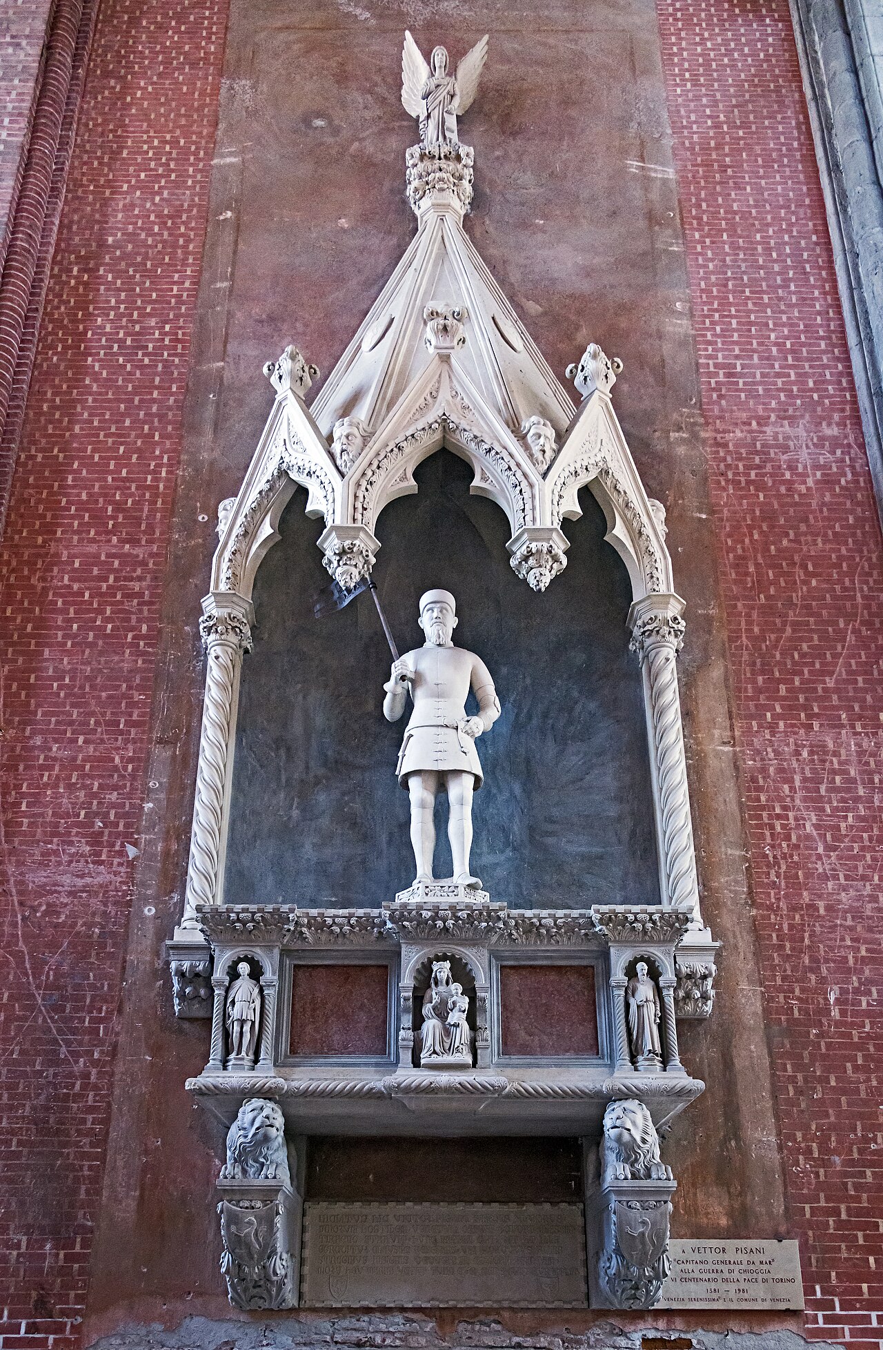 Monument to admiral Vettor Pisani by Bonino da Campione