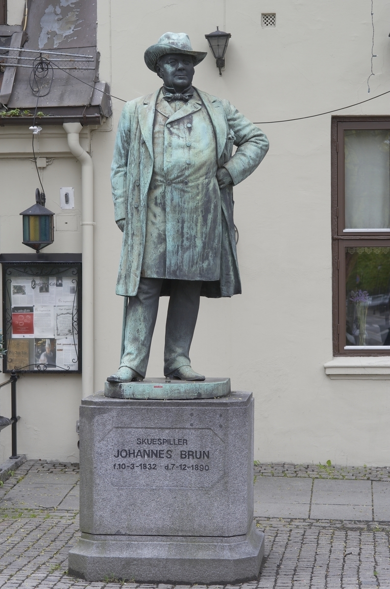 Johannes Brun by Brynjulf Bergslien