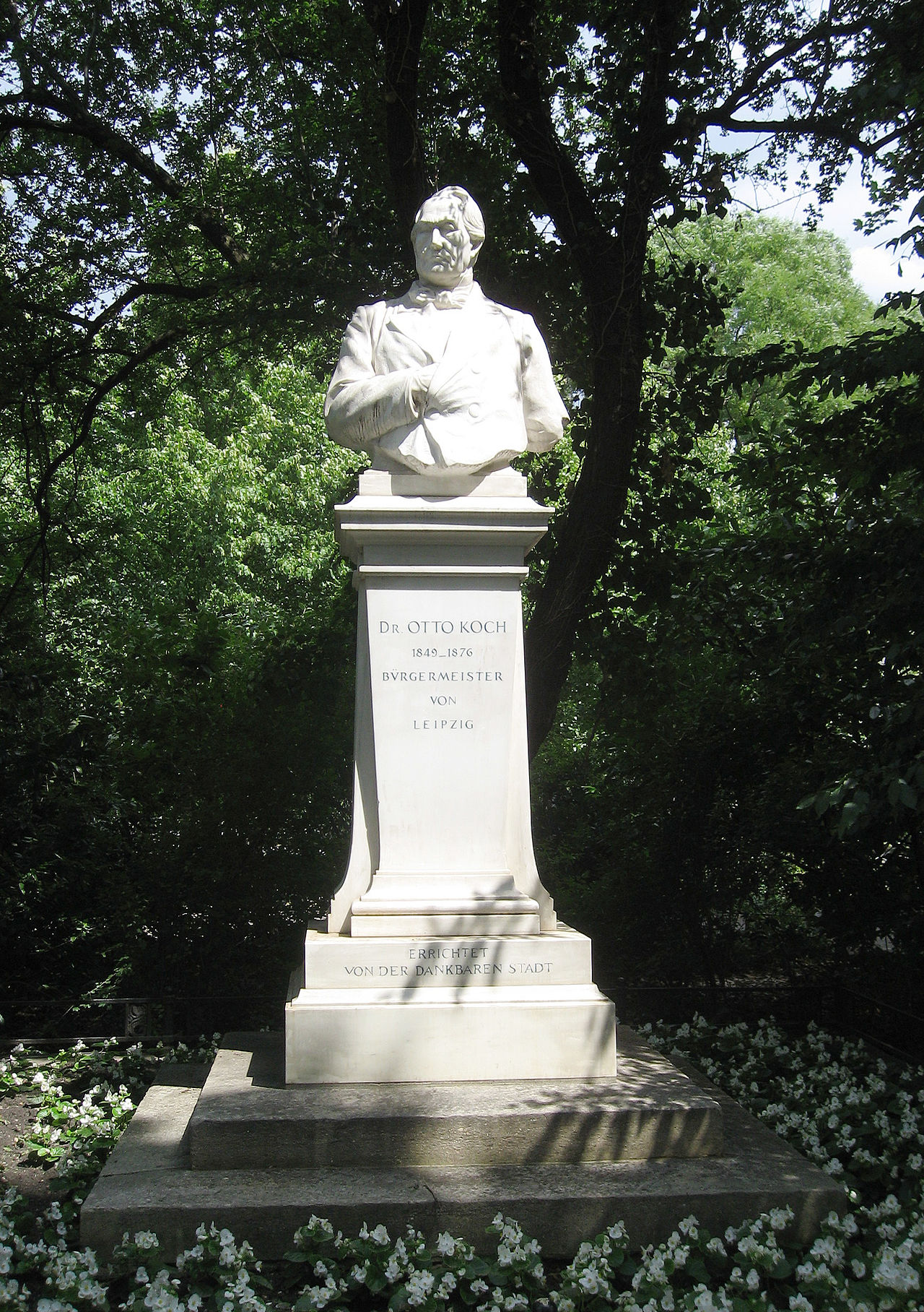 Otto-Koch-Denkmal by Carl Seffner