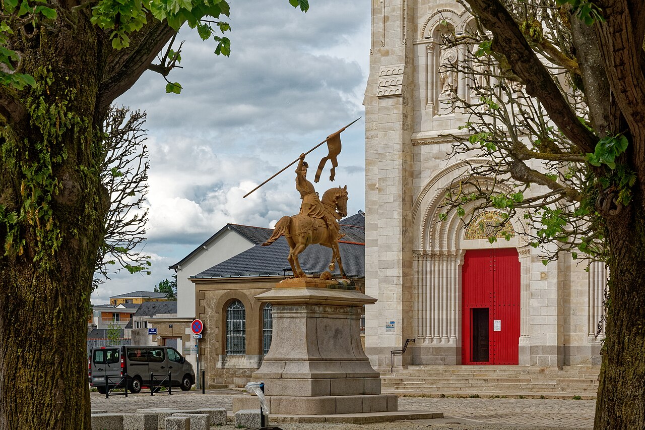 equestrian statue of Joan of Arc by Charles-Auguste Lebourg