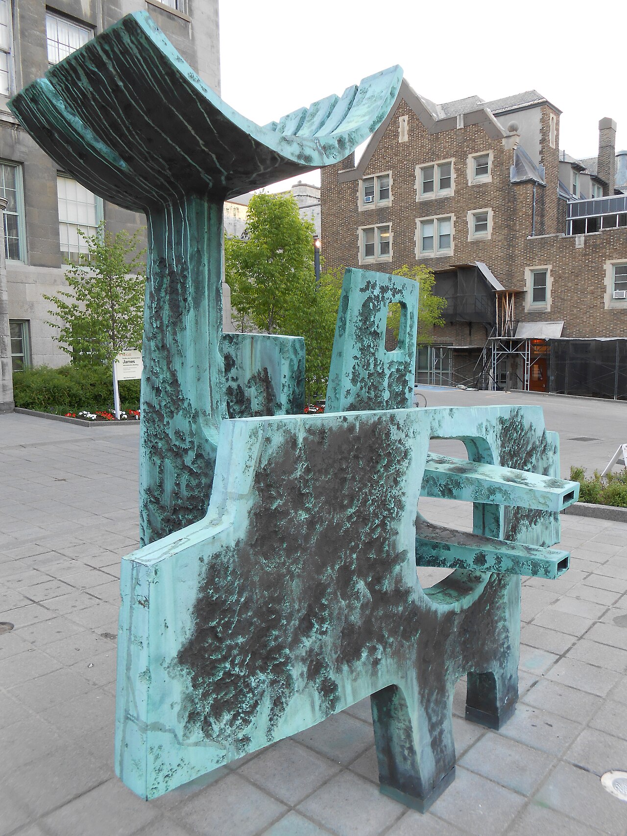 Polypède by Charles Daudelin