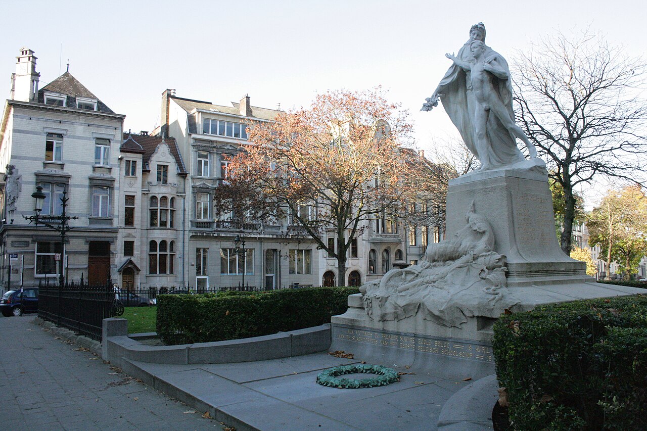 Comte de Smet de Naeyer memorial by Charles Samuel