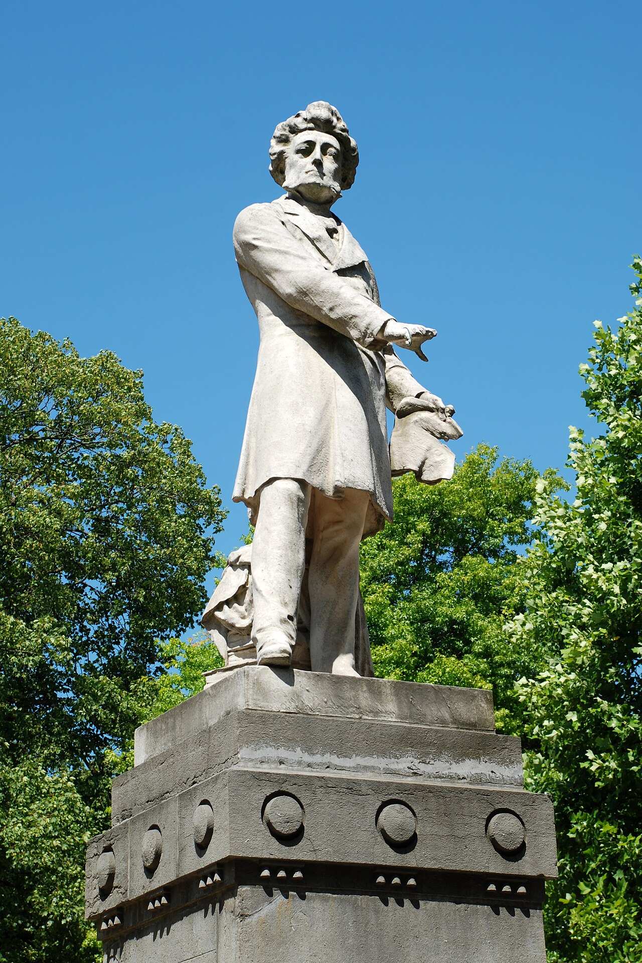 statue of Alexandre Gendebien by Charles van der Stappen