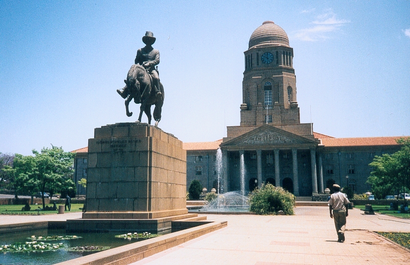 equestrian statue of Andries Pretorius by Coert Steynberg