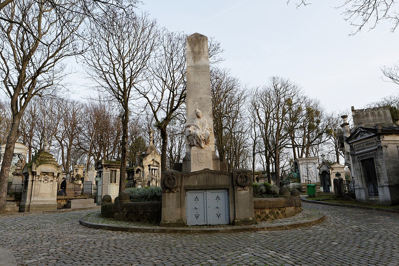 Monument to Municipal Workers killed in the Line of Duty by Denys Puech