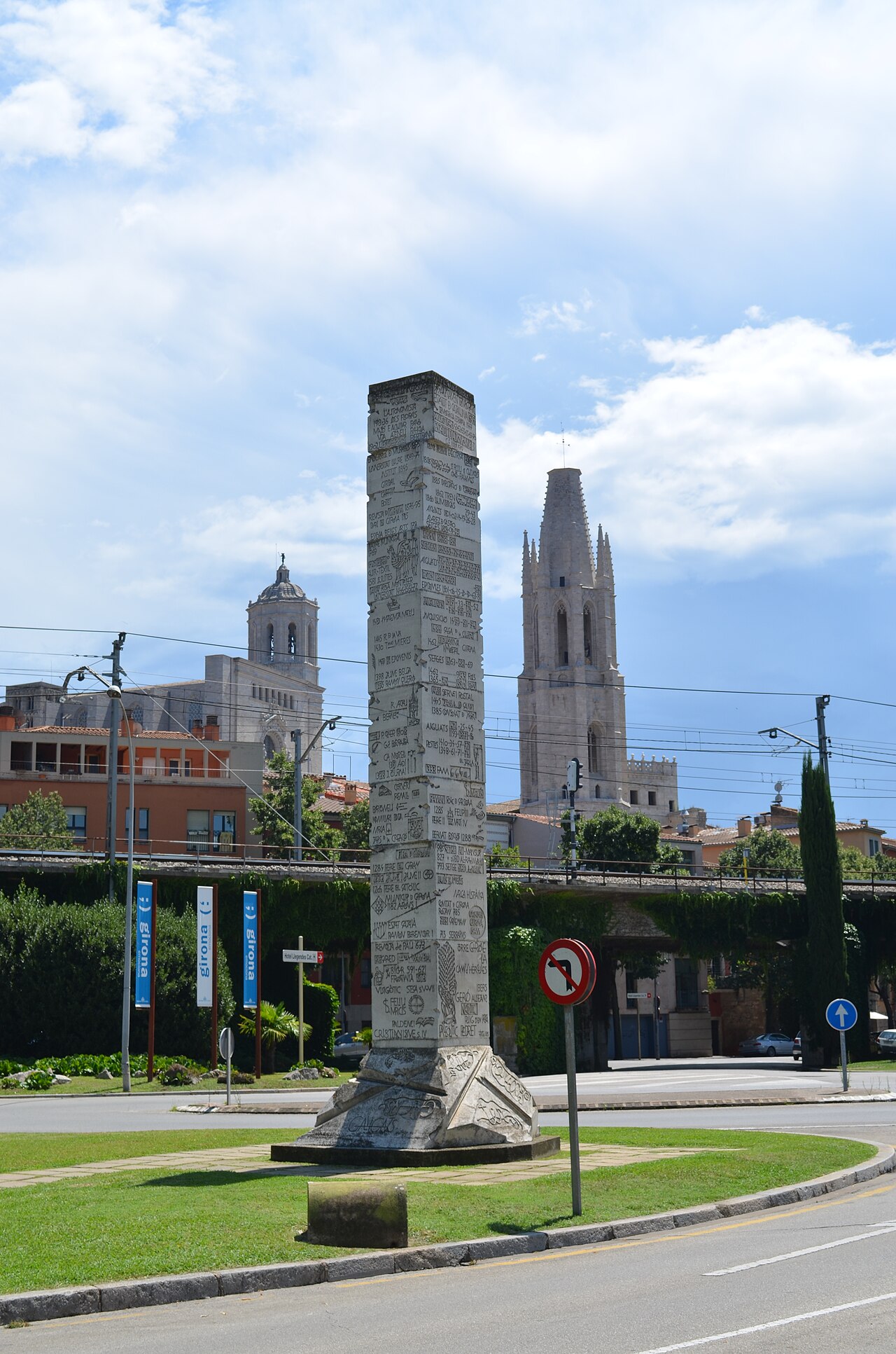 Columna de la Història de Girona by Domènec Fita i Molat