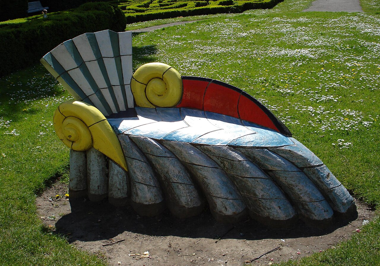 Chaise longue by Dora Dolz