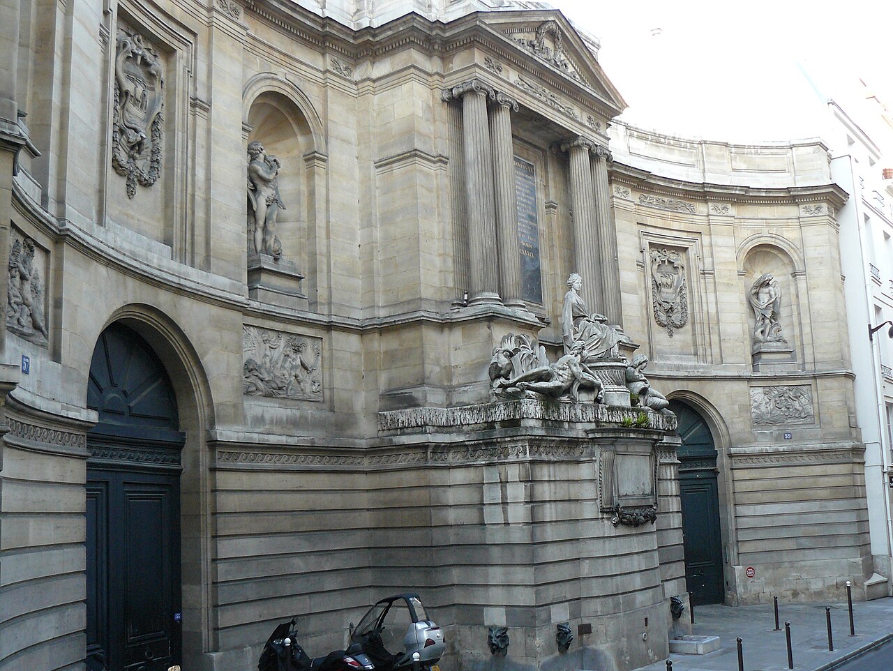 fontaine des Quatre-Saisons by Edme Bouchardon