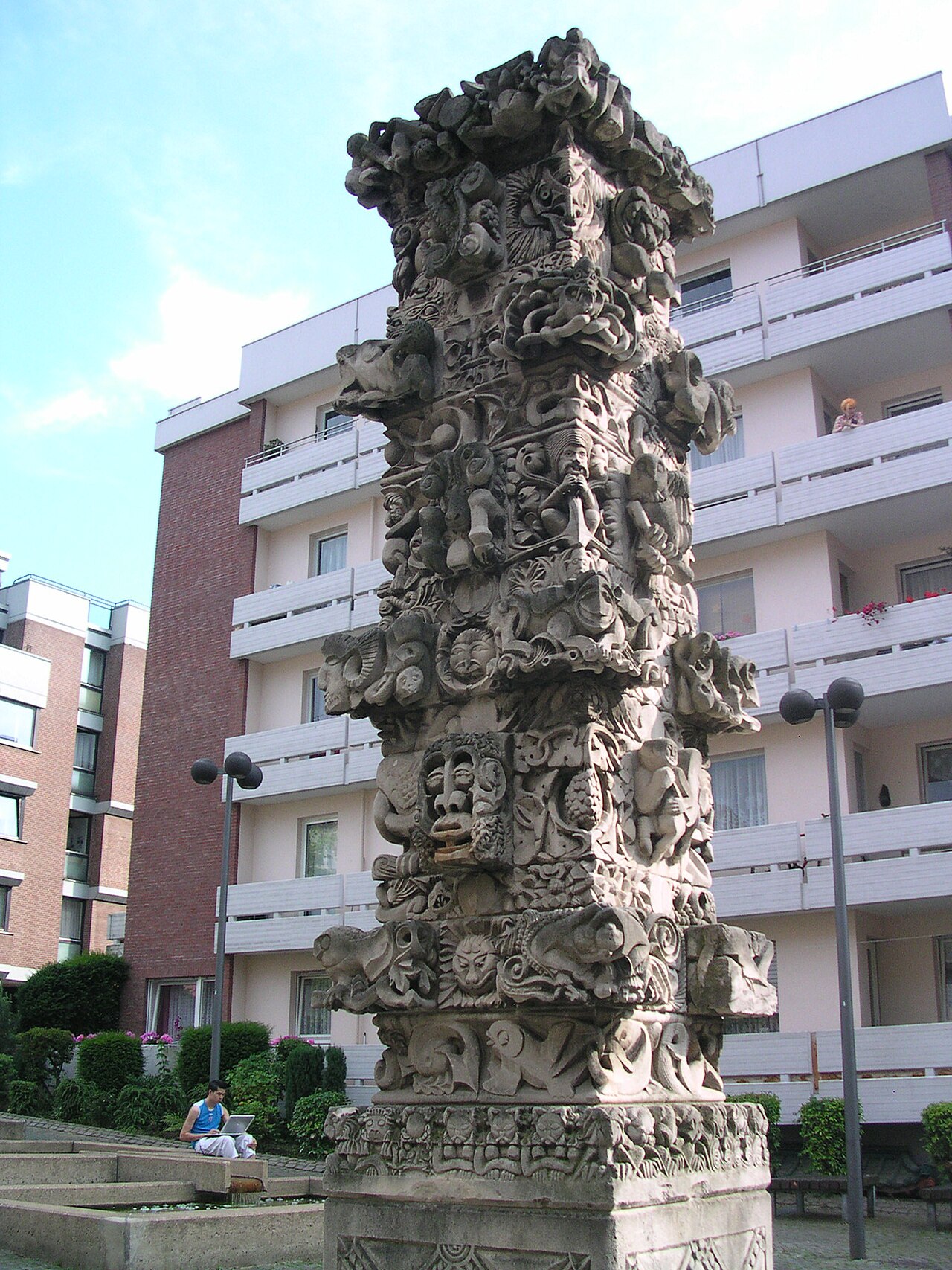 Augustinerplatzbrunnen by Elmar Hillebrand