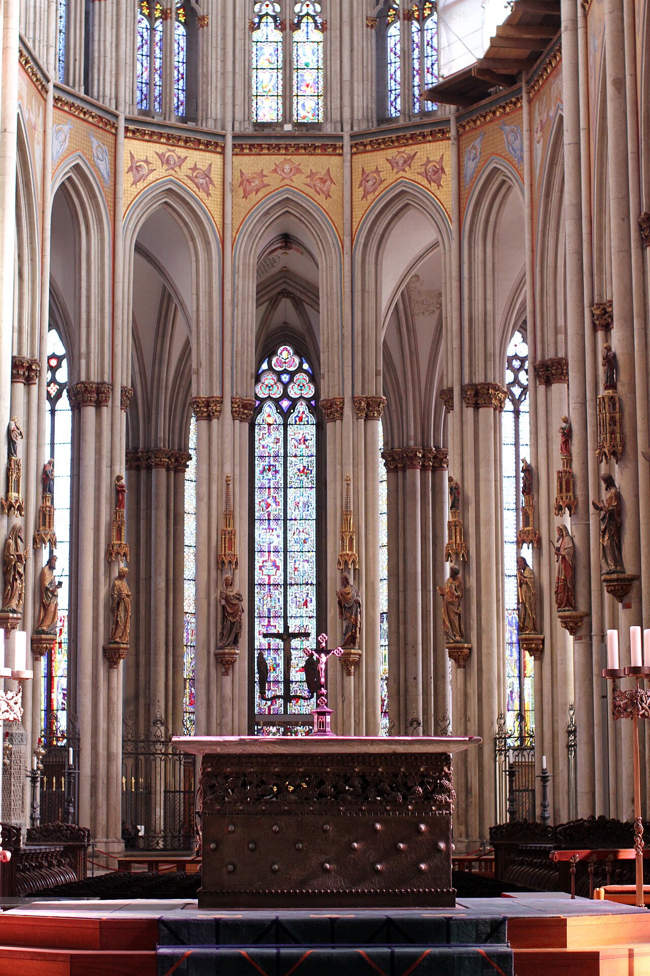 Cologne cathedral altar (Elmar Hillebrand). by Elmar Hillebrand