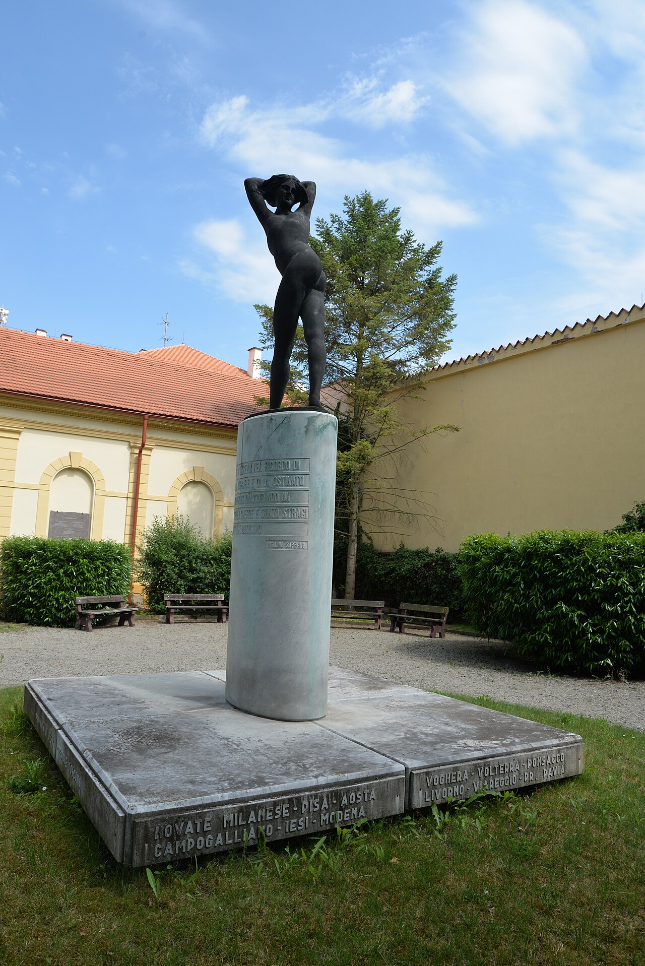 Statue of the young girl in Terezín by Emilio Greco