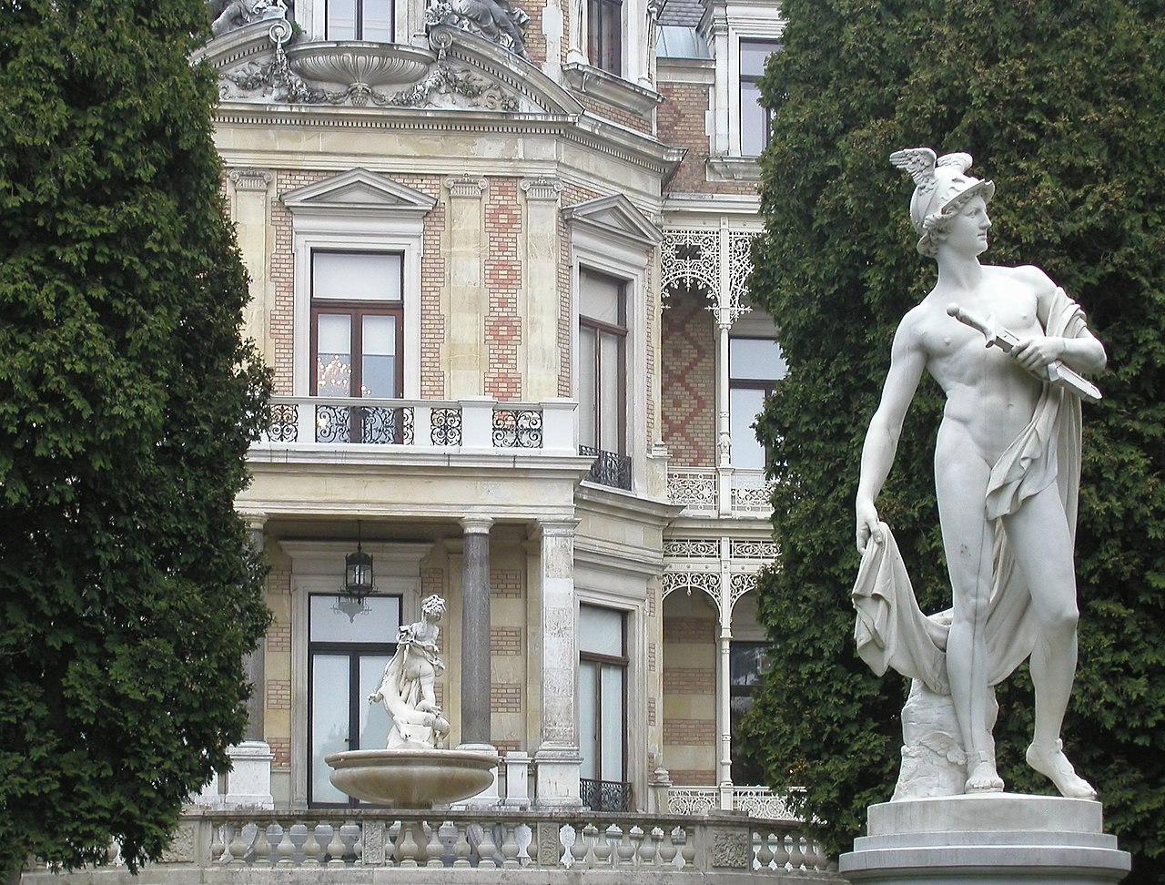 Hermesvilla Hermesstatue by Ernst Herter