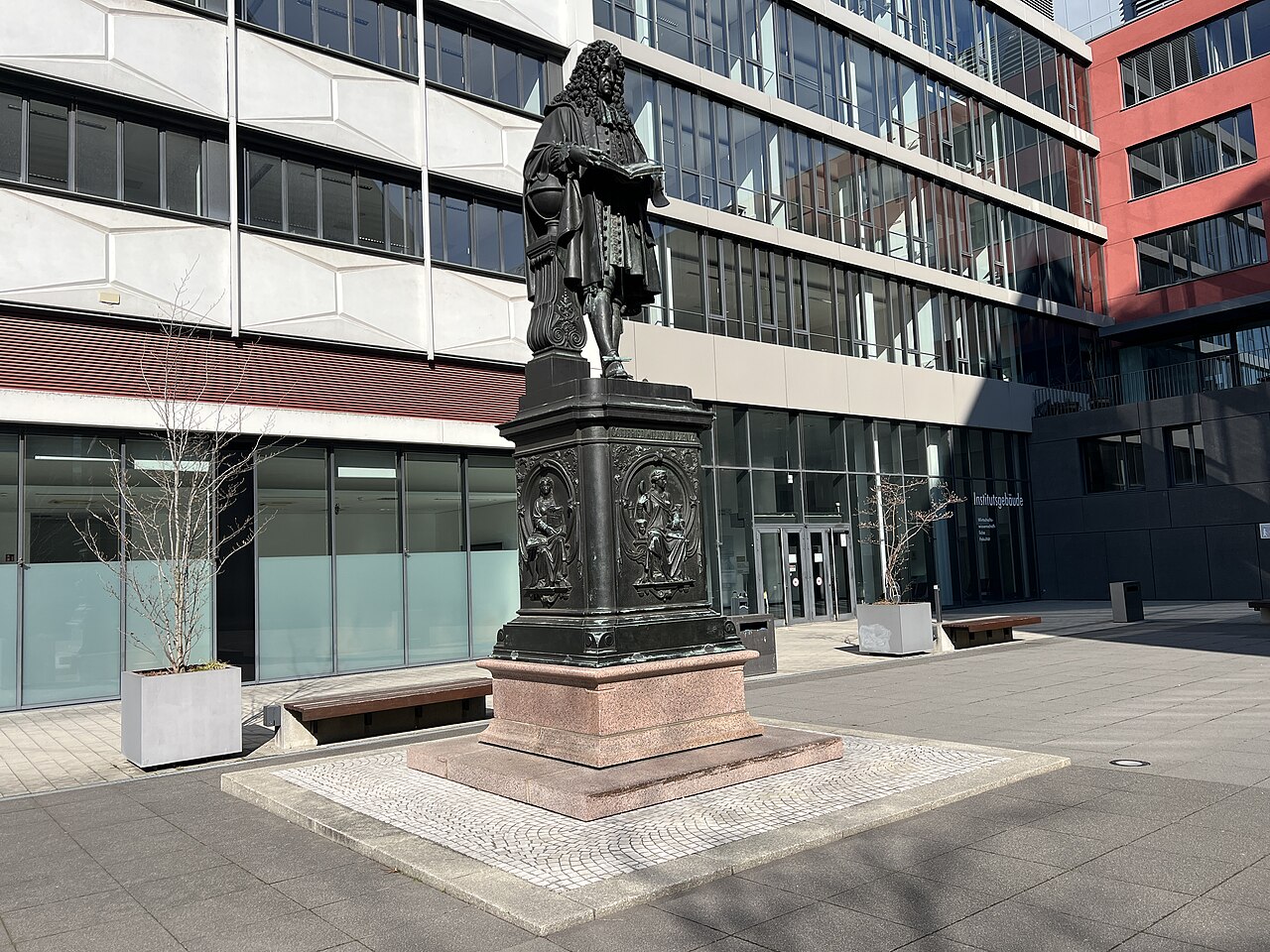Leibniz monument by Ernst Julius Hähnel