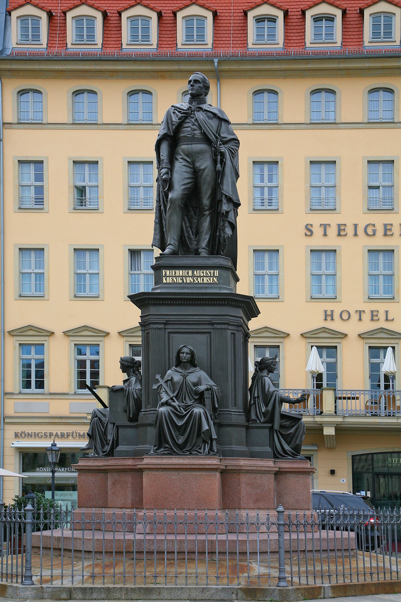 Sculpture of Frederick Augustus II of Saxony by Ernst Julius Hähnel