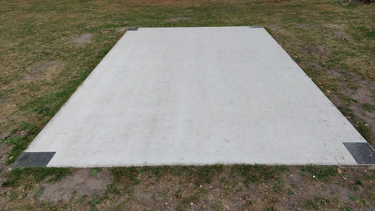 One Minute Sculpture by Erwin Wurm
