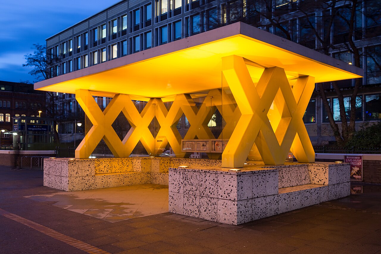Bus stop Hannover-Königsworther Platz by Ettore Sottsass