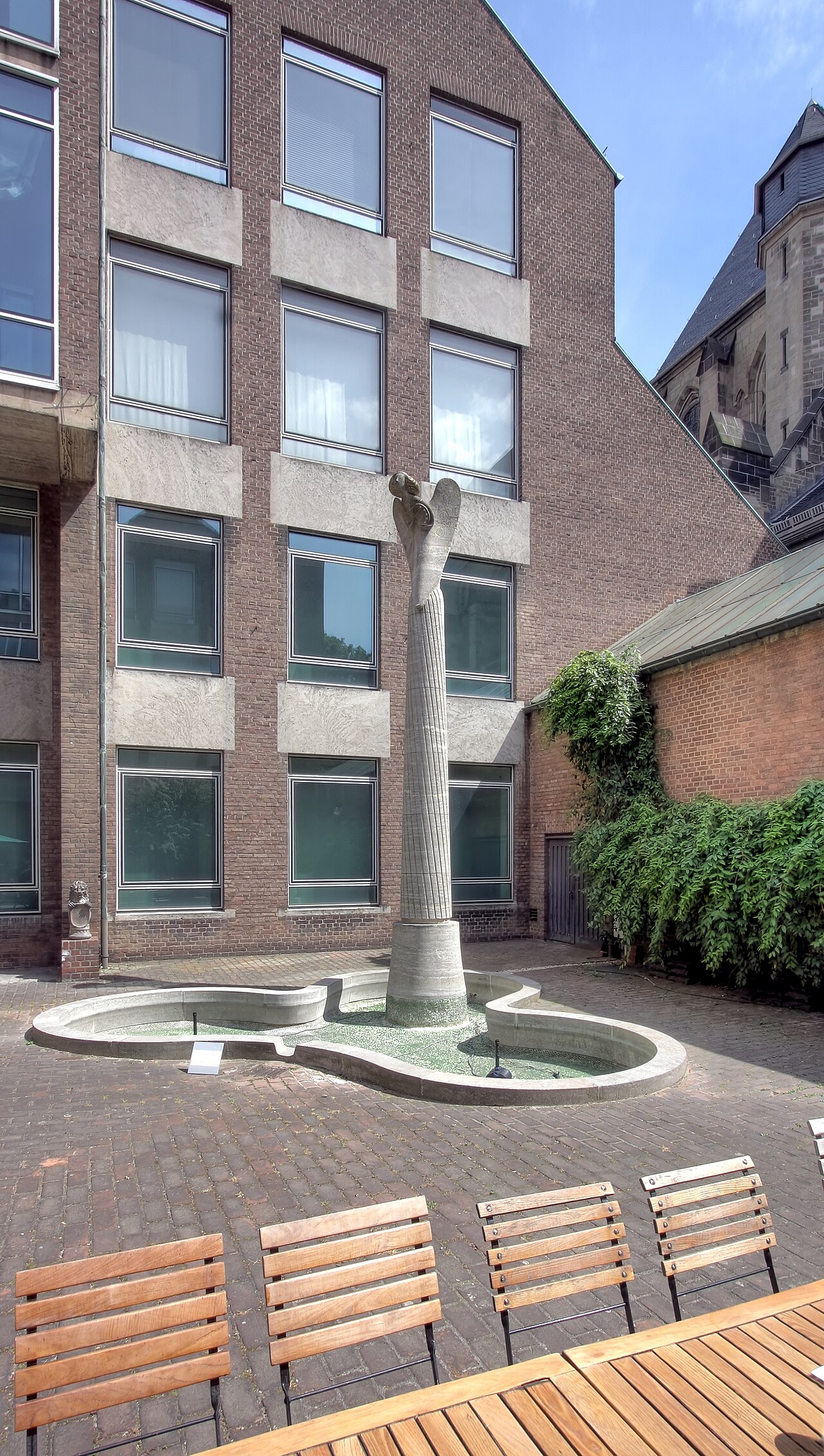 Stephan-Lochner-Brunnen by Ewald Mataré