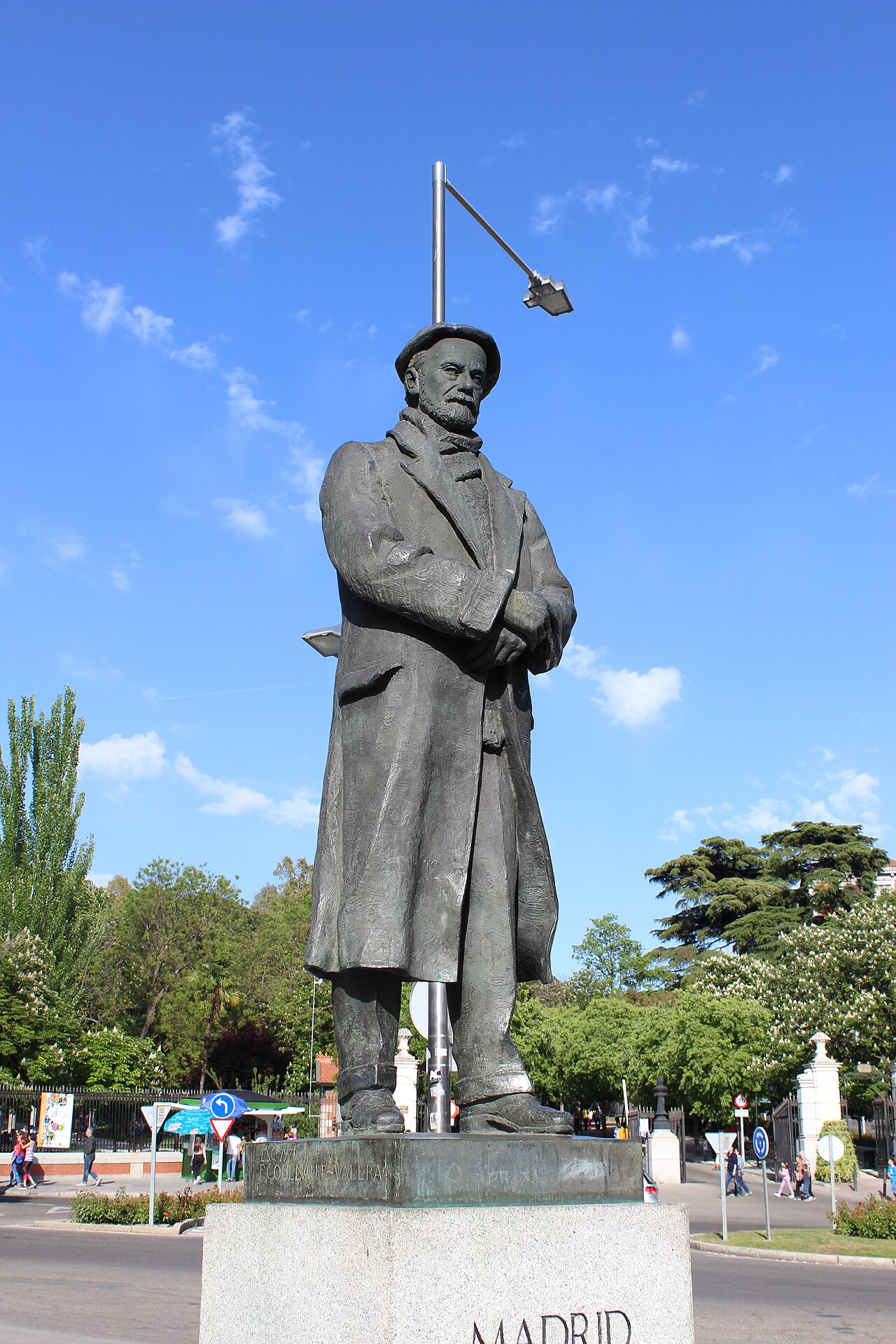 Monument to Pío Baroja by Federico Coullaut-Valera Mendigutia