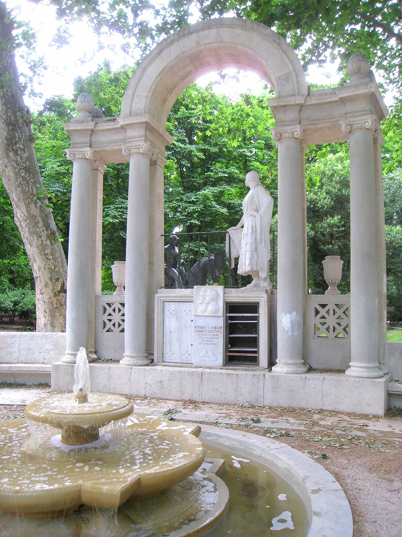 Serafín y Joaquín Álvarez Quintero by Federico Coullaut-Valera Mendigutia