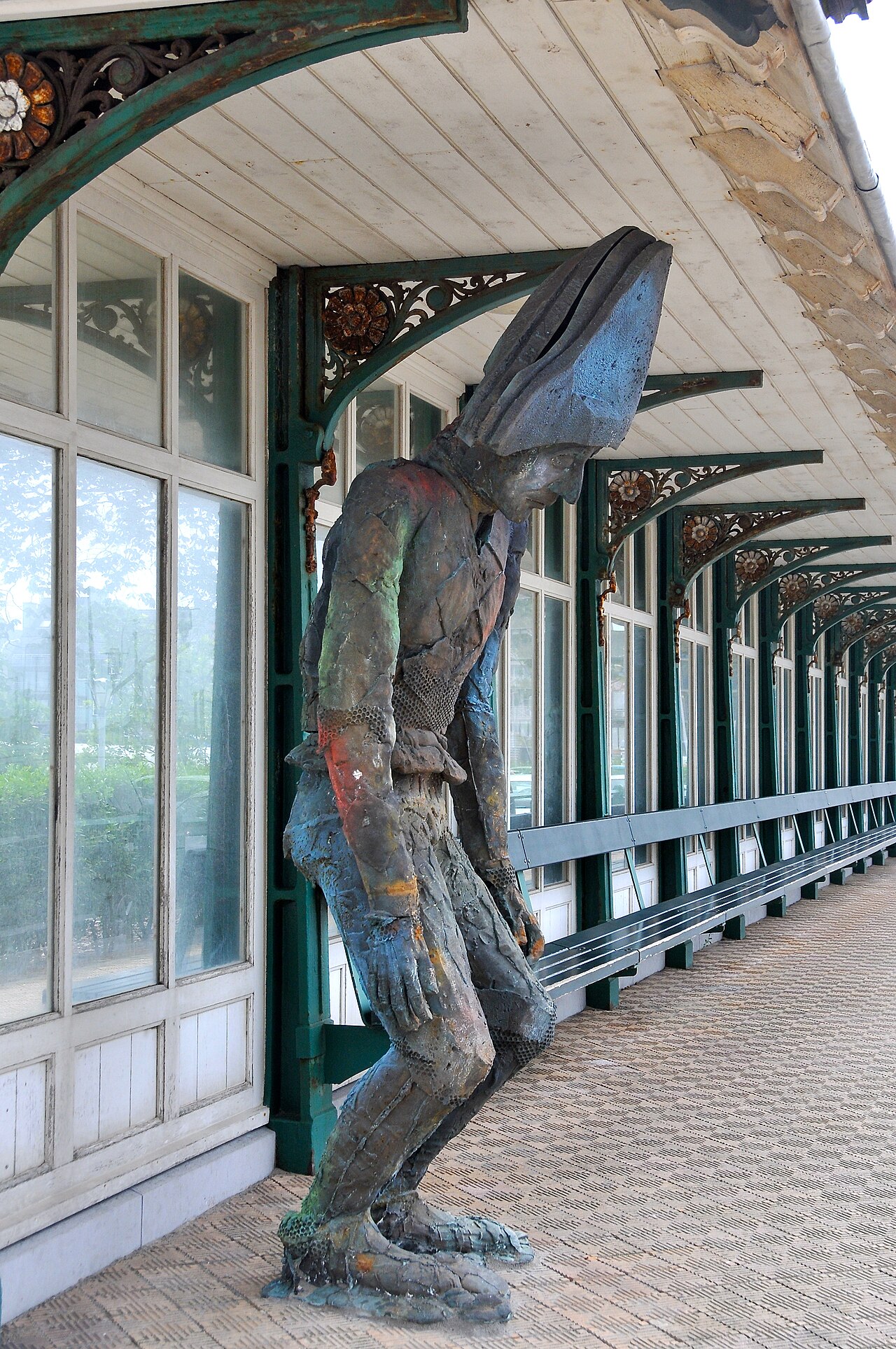 Monument Voor Een Saltimbanque by Folkert de Jong
