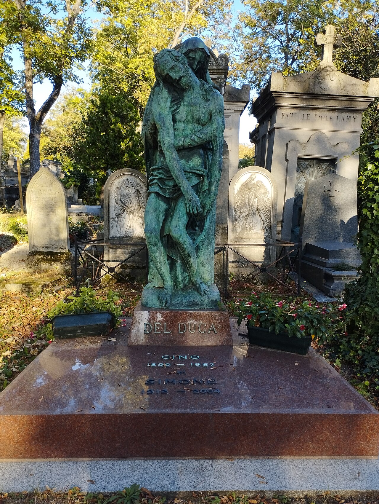 Grave of Del Duca by Francesco Messina