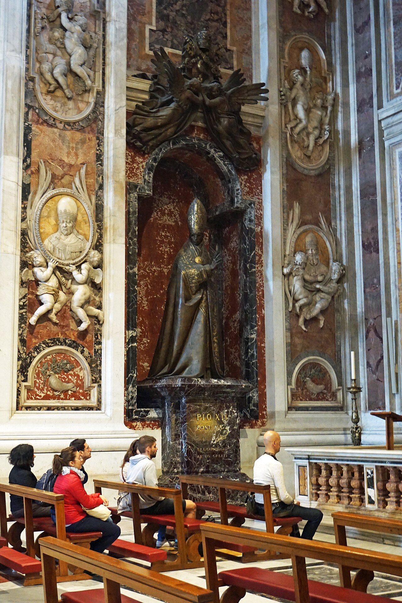 Monument to Pius XII by Francesco Messina