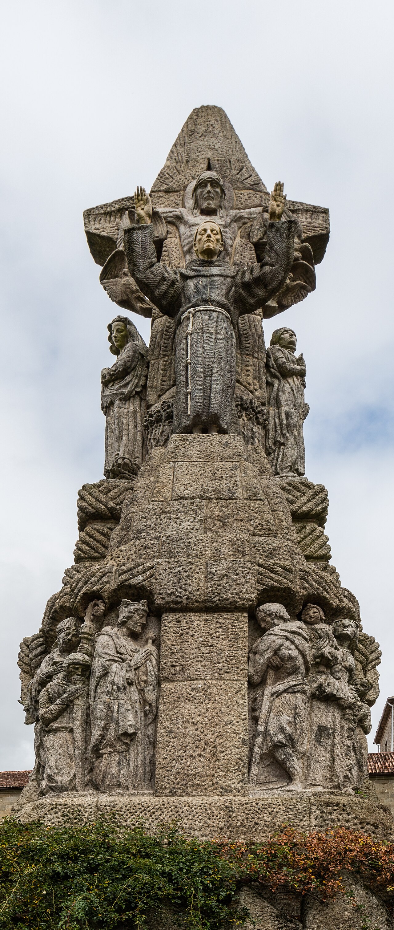 Monument to Saint Francis by Francisco Asorey