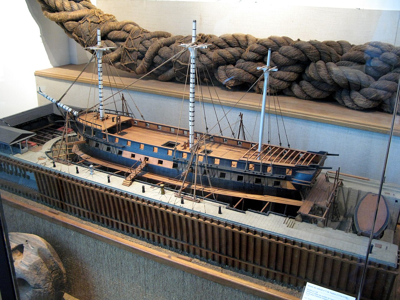 Model of dry dock n°1 of Toulon harbour with Guerrière-MnM 1 PA 7.1 and MnM 1 PA 7.2 by François-Edmond Pâris